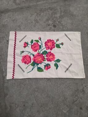 Vintage Mexican Hand Embroidered Pink Rose Linen Pillowcase 27x18in.